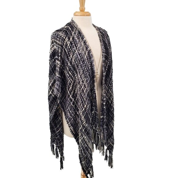 Womens Chunky Knit Fringe Poncho Cardigan Sweater One Size Black White Boho - Picture 2 of 9